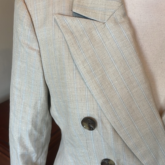 Banana Republic Blazer New Beige with Thin Silvery Blue White Stripe - Picture 11 of 16